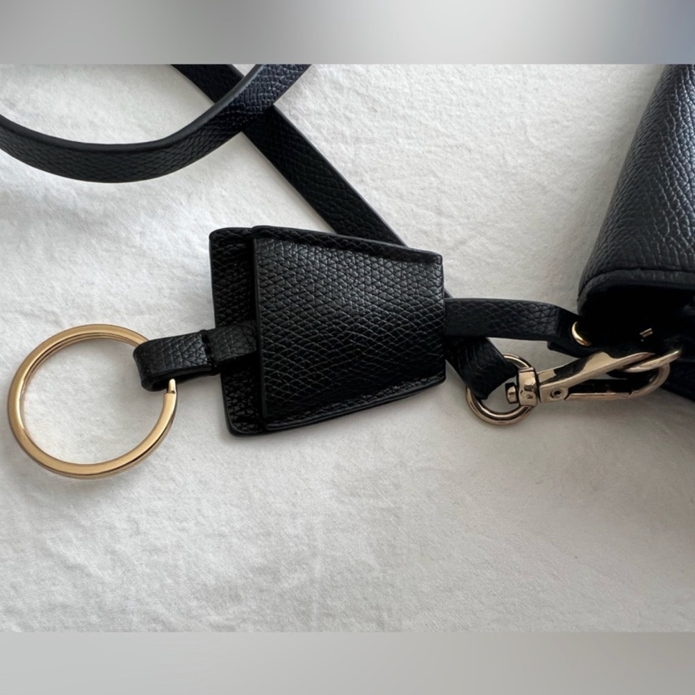 H&M Black Shoulder Bag. Gently used, great condition. - Picture 3 of 6